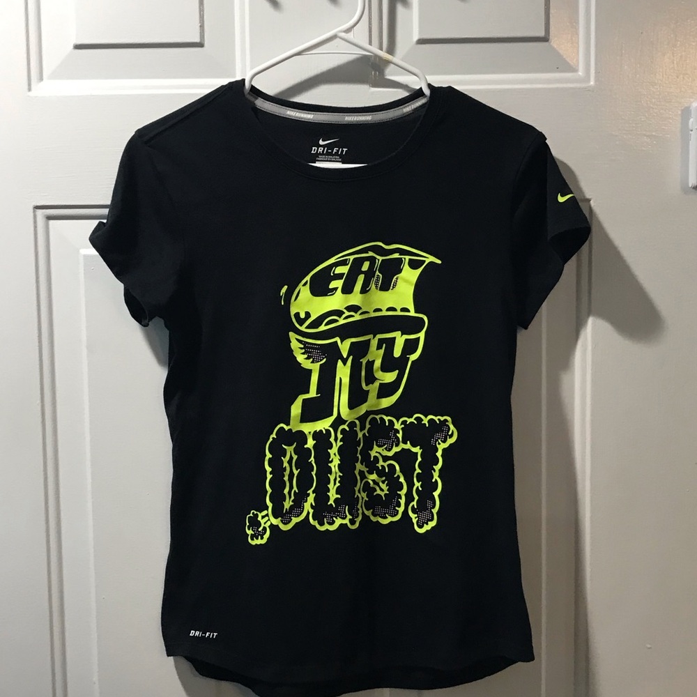 28. Nike Eat My Dust Short Sleeve Tee with Graphic Design sz small